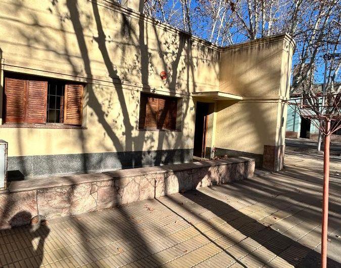 Casa · 140m² · 4 Ambientes · 1 Cochera