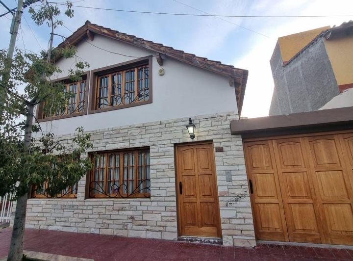 Casa · 135m² · 7 Ambientes · 1 Cochera