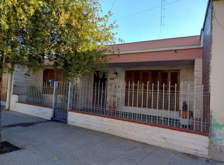 Casa · 171m² · 8 Ambientes · 2 Cocheras