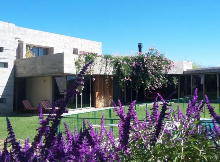 Casa · 402m² · 5 Ambientes · 3 Cocheras