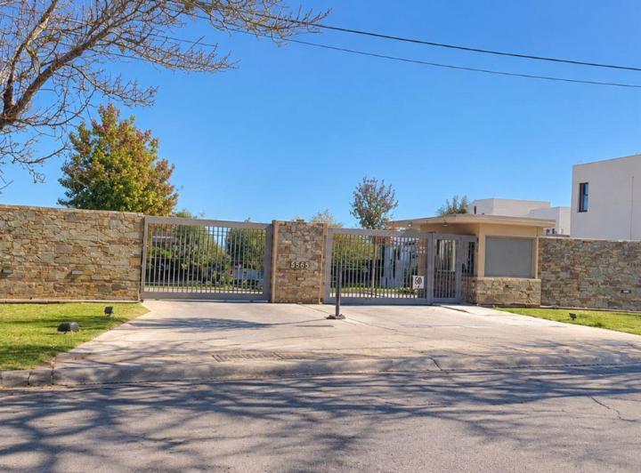 Terreno · 824m²