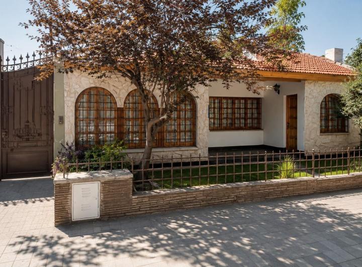 Casa · 330m² · 3 Dormitorios