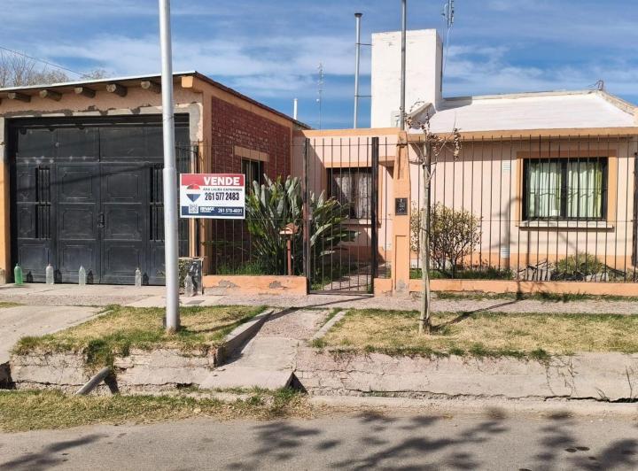 Casa · 260m² · 6 Ambientes · 1 Cochera