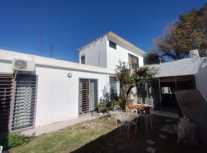Casa · 293m² · 1 Ambiente · 3 Cocheras