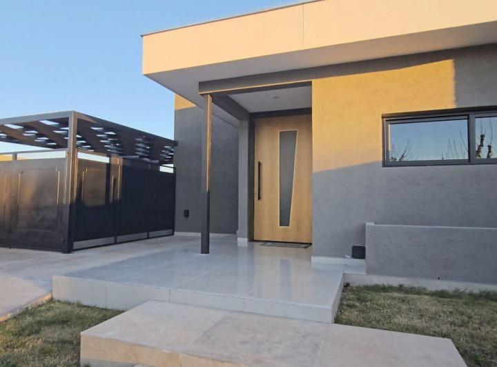 Casa · 136m² · 4 Ambientes · 1 Cochera