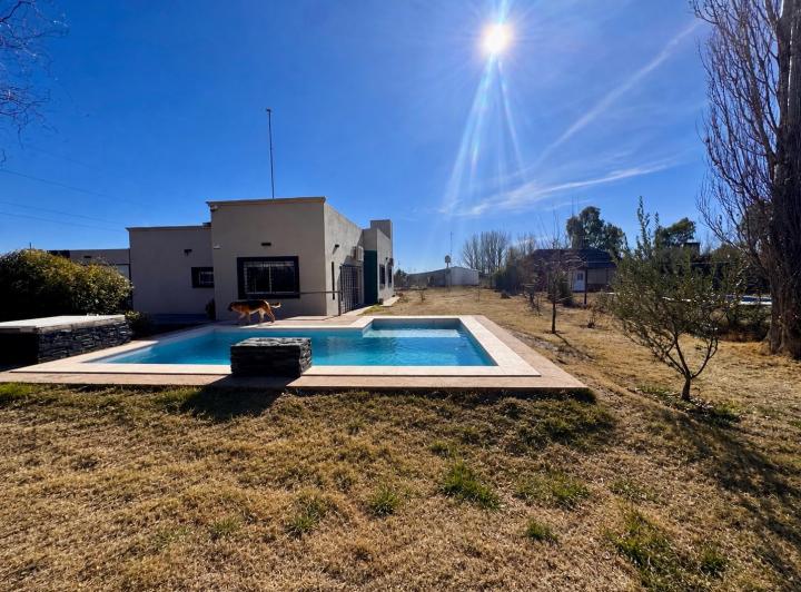 Casa · 184m² · 5 Ambientes · 2 Cocheras