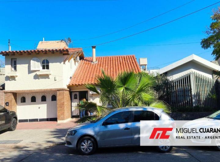 Casa · 198m² · 5 Ambientes · 1 Cochera