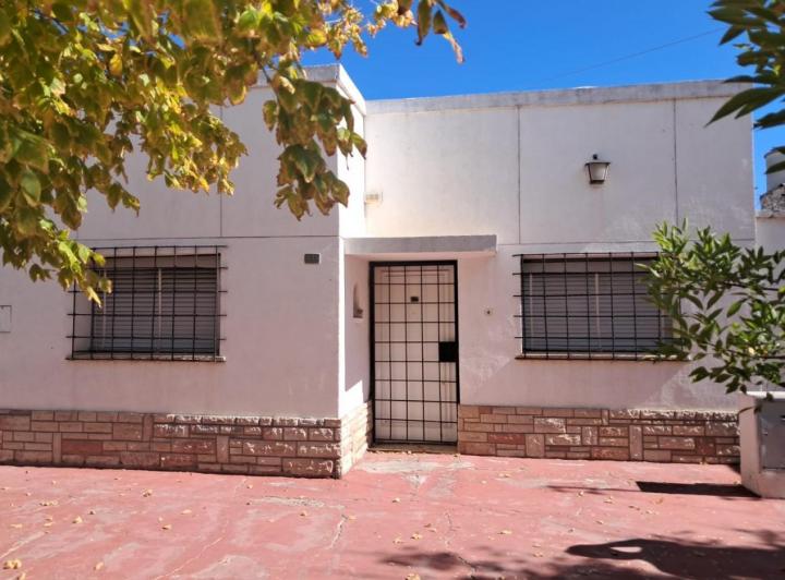 Casa · 146m² · 5 Ambientes · 2 Cocheras