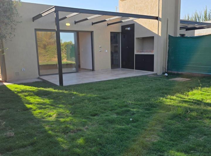 Casa · 135m² · 2 Dormitorios · 2 Cocheras
