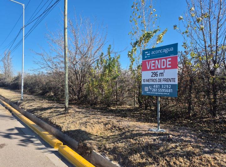 Terreno · 296m²