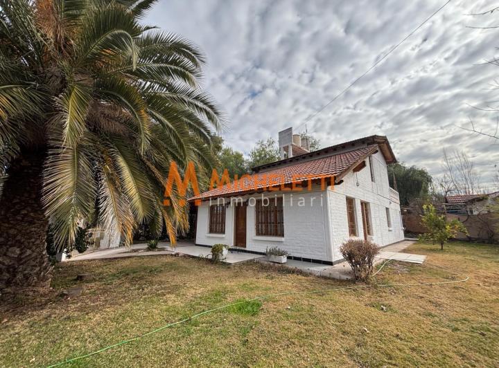 Casa · 535m² · 4 Ambientes · 2 Cocheras