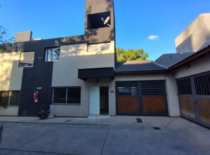PH · 140m² · 3 Ambientes · 2 Cocheras