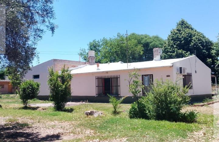 Casa · 194m² · 7 Ambientes · 2 Cocheras