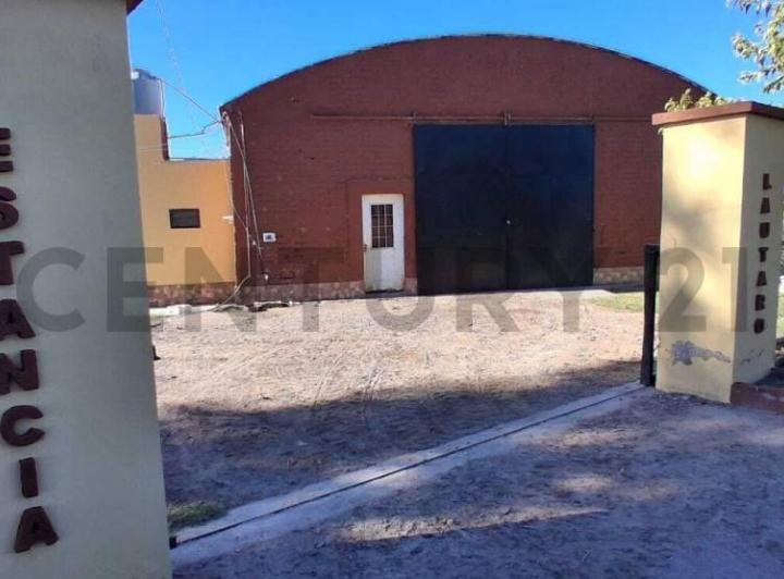 Campo · 1m² · 8 Ambientes · 1 Cochera