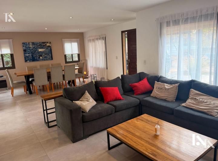 Casa · 183m² · 5 Ambientes · 1 Cochera