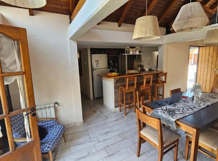 Casa · 170m² · 7 Ambientes · 2 Cocheras