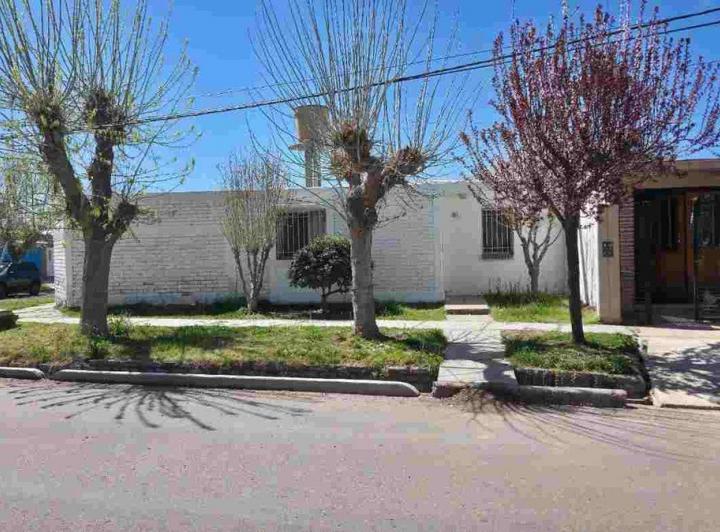 Casa · 54m² · 3 Ambientes · 2 Cocheras