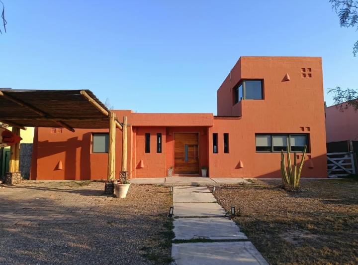 Casa · 139m² · 6 Ambientes · 2 Cocheras