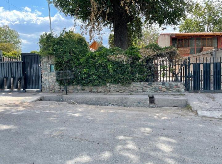 Casa · 330m² · 3 Dormitorios · 2 Cocheras