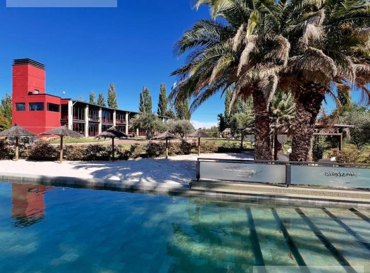 Local comercial · 720m² · 10 Cocheras