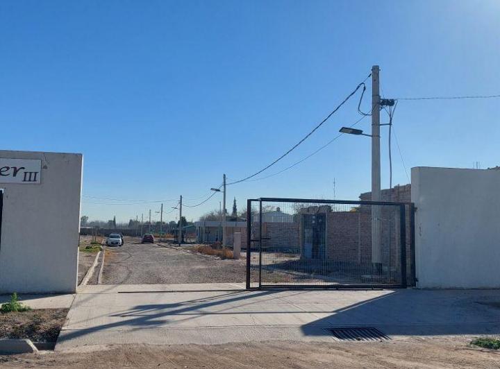 Terreno · 216m²