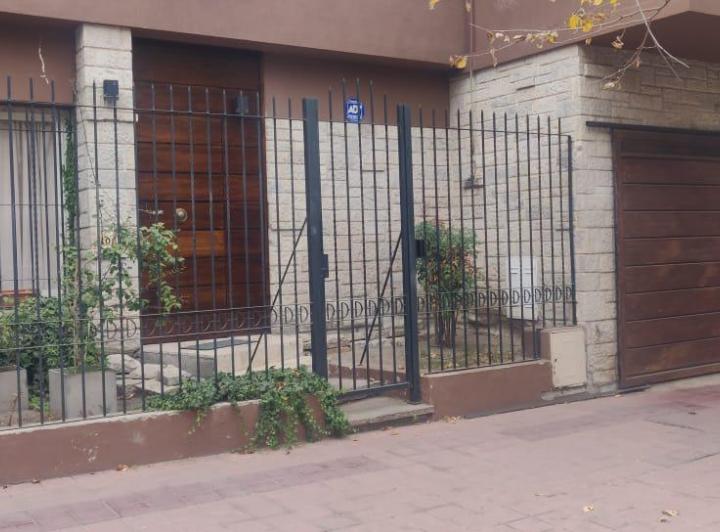 Casa · 198m² · 4 Ambientes · 1 Cochera