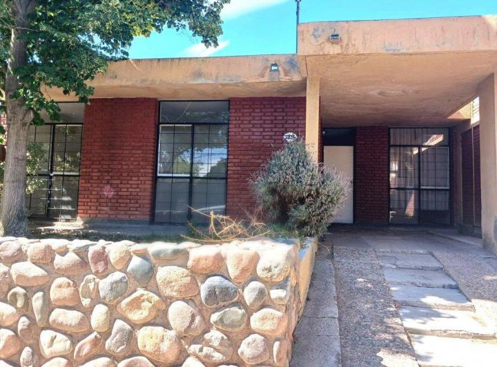 Casa · 112m² · 4 Ambientes · 1 Cochera