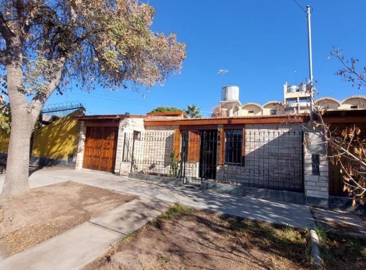 Casa · 178m² · 3 Dormitorios · 1 Cochera
