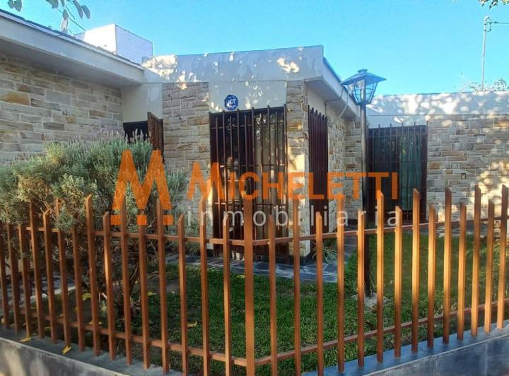 Casa · 131m² · 5 Ambientes · 3 Cocheras