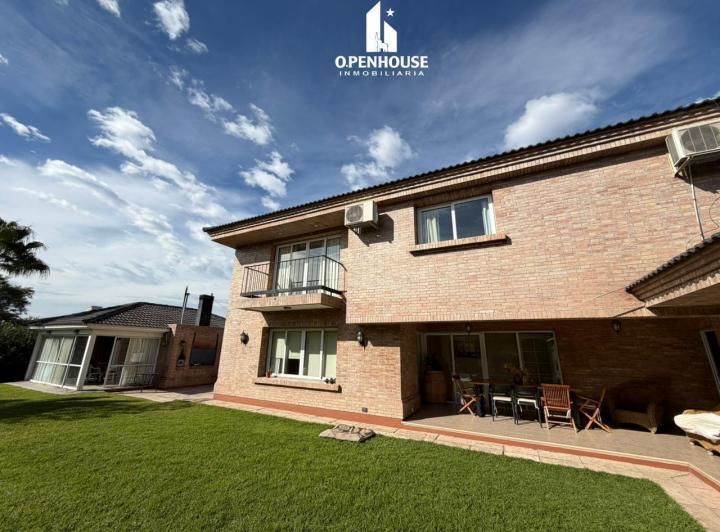 Casa · 450m² · 10 Ambientes · 2 Cocheras