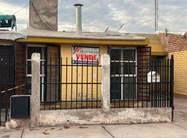 Casa · 140m² · 6 Ambientes · 1 Cochera