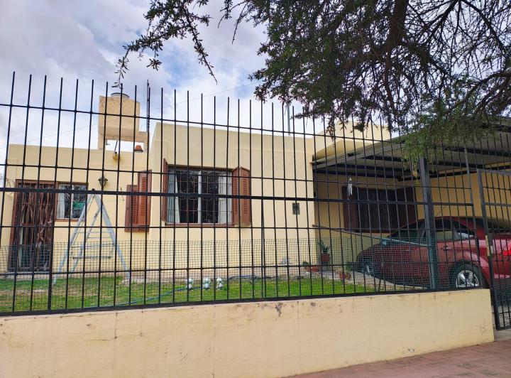Casa · 100m² · 3 Ambientes · 1 Cochera