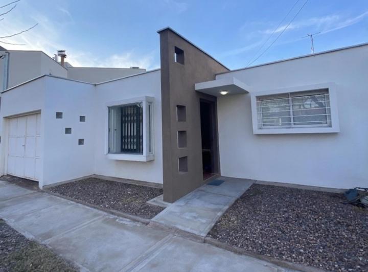 Casa · 120m² · 5 Ambientes · 1 Cochera