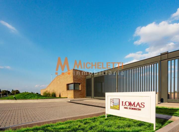Terreno · 329m²