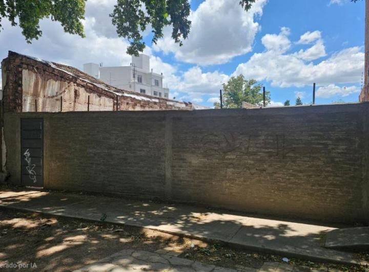 Terreno · 318m²