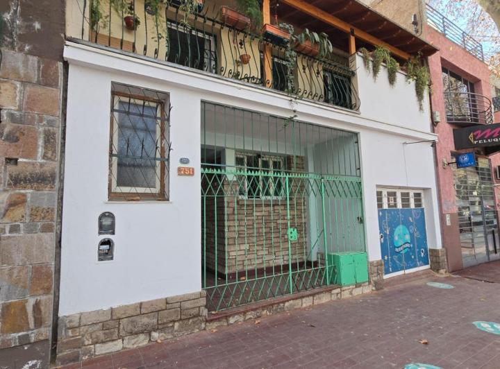 Casa · 154m² · 6 Ambientes · 1 Cochera