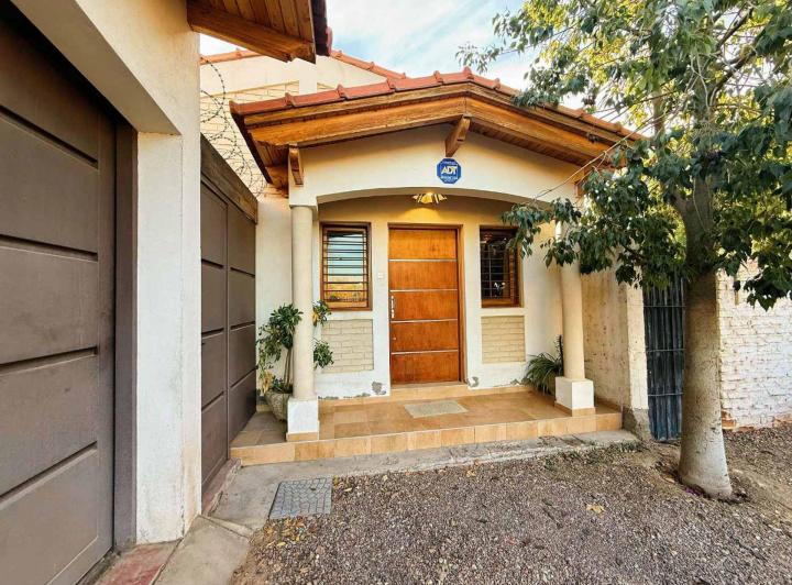 Casa · 166m² · 5 Ambientes · 4 Cocheras