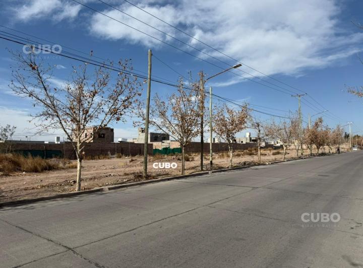 Terreno · 329m²