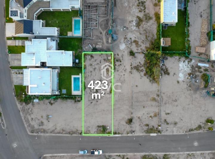 Terreno · 423m²