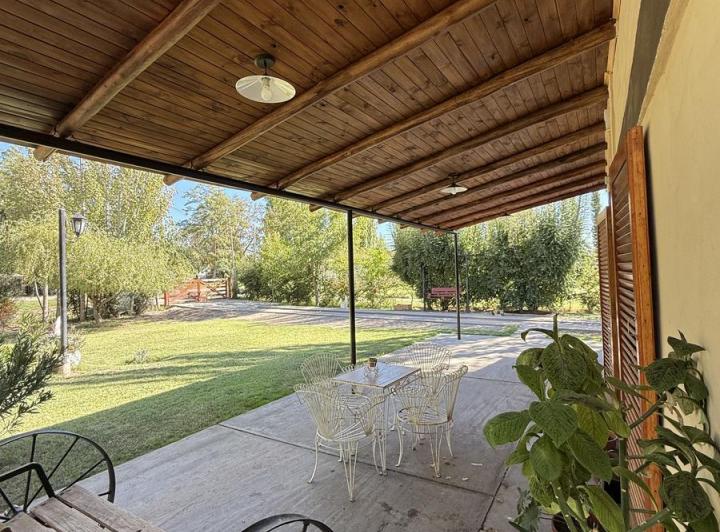 Casa · 2184m² · 5 Ambientes · 1 Cochera
