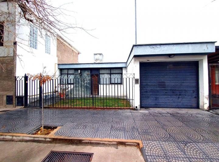 Casa · 180m² · 6 Ambientes · 2 Cocheras
