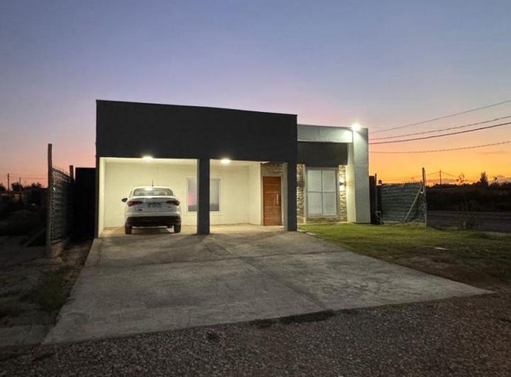 Casa · 190m² · 6 Ambientes · 2 Cocheras