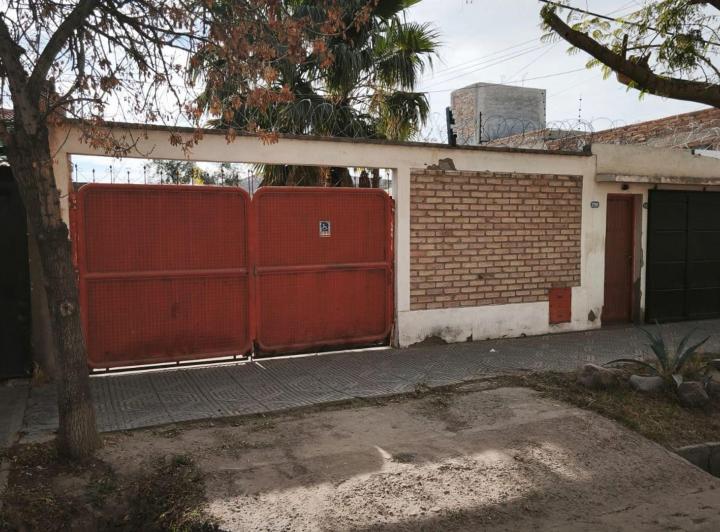 Casa · 142m² · 6 Ambientes · 1 Cochera