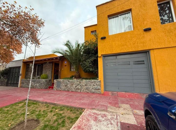 Casa · 173m² · 5 Ambientes · 1 Cochera