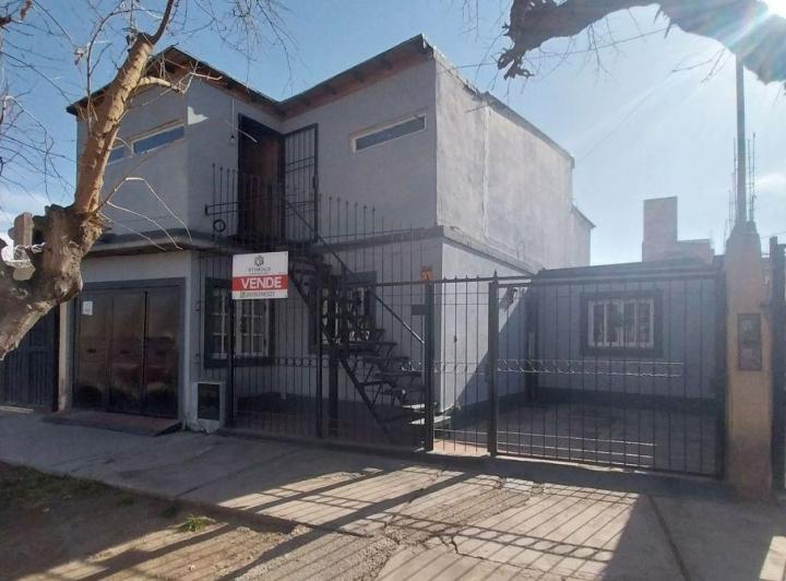 Casa · 156m² · 6 Ambientes · 2 Cocheras
