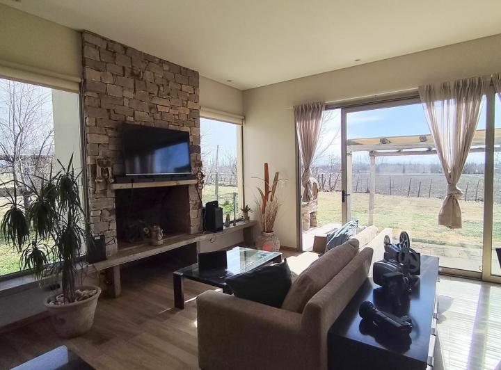 Casa · 122m² · 5 Ambientes · 2 Cocheras