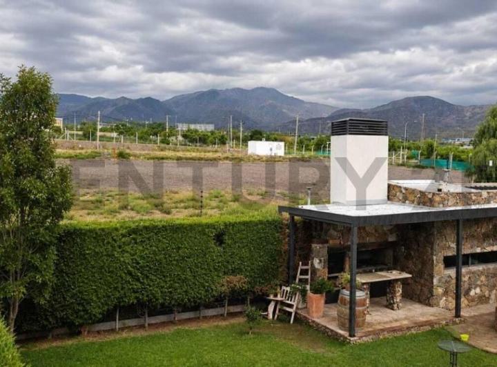 Casa · 186m² · 6 Ambientes