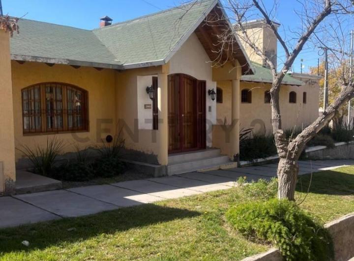 Casa · 252m² · 3 Dormitorios