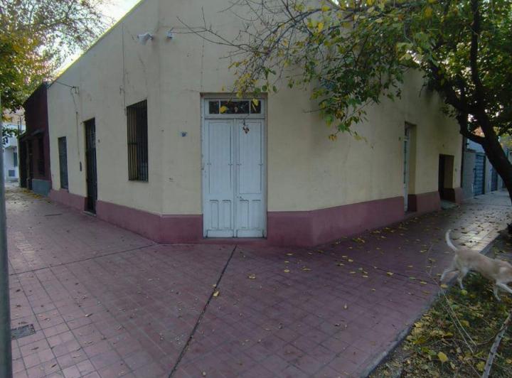 Casa · 158m² · 8 Ambientes · 1 Cochera