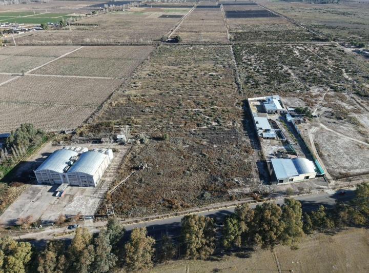 Terreno · 72799m²